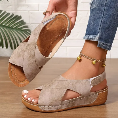 Nya enfärgade sommarsandaler med kil i vintagestil för kvinnor