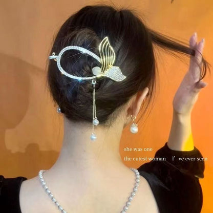 Elegante Fischschwanz Haarspange mit Quasten