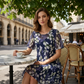 💎 49 % RABATT! 💎 Kurzärmeliges Trapez-Abendkleid – Eleganter Blumenprint, doppellagiger Chiffon & schmeichelhafter knielanger Schnitt 👗💙